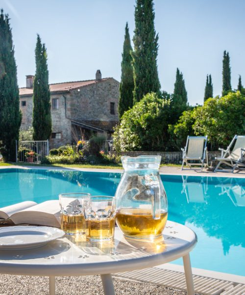 piscina.jpg piscina.jpg